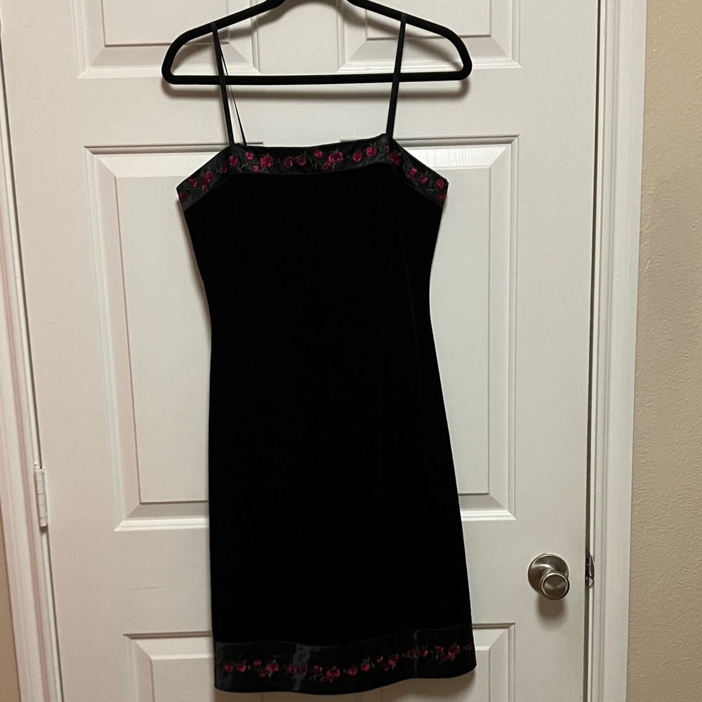Vintage Papell Boutique Evening Black Velvet Mini Dress w/Red Floral Trim Sz 10